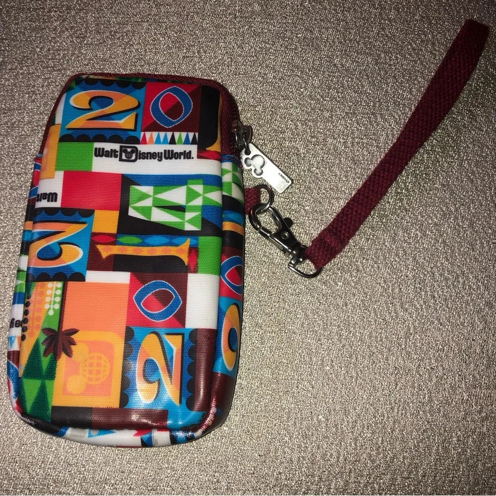 Walt Disney World D-Tech 2014 Mini Cell Phone Pouch/Purse Wallet - Picture 2 of 7